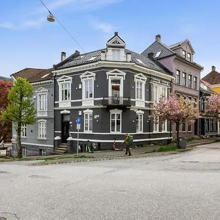 Heimby - 3 Bedroom - Live Stylish In Center *