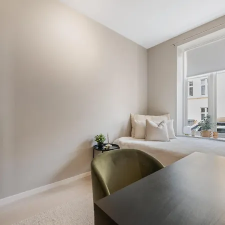 Heimby - 3 Bedroom - Live Stylish In Center Apartment