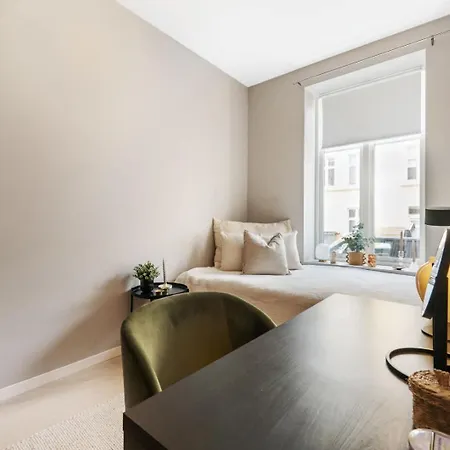 Heimby - 3 Bedroom - Live Stylish In Center Daire